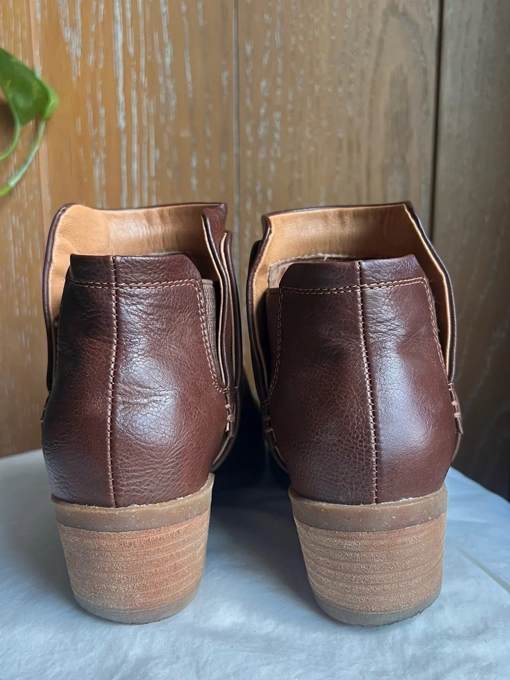 boc Dark Brown Leather Ankle Booties 6M